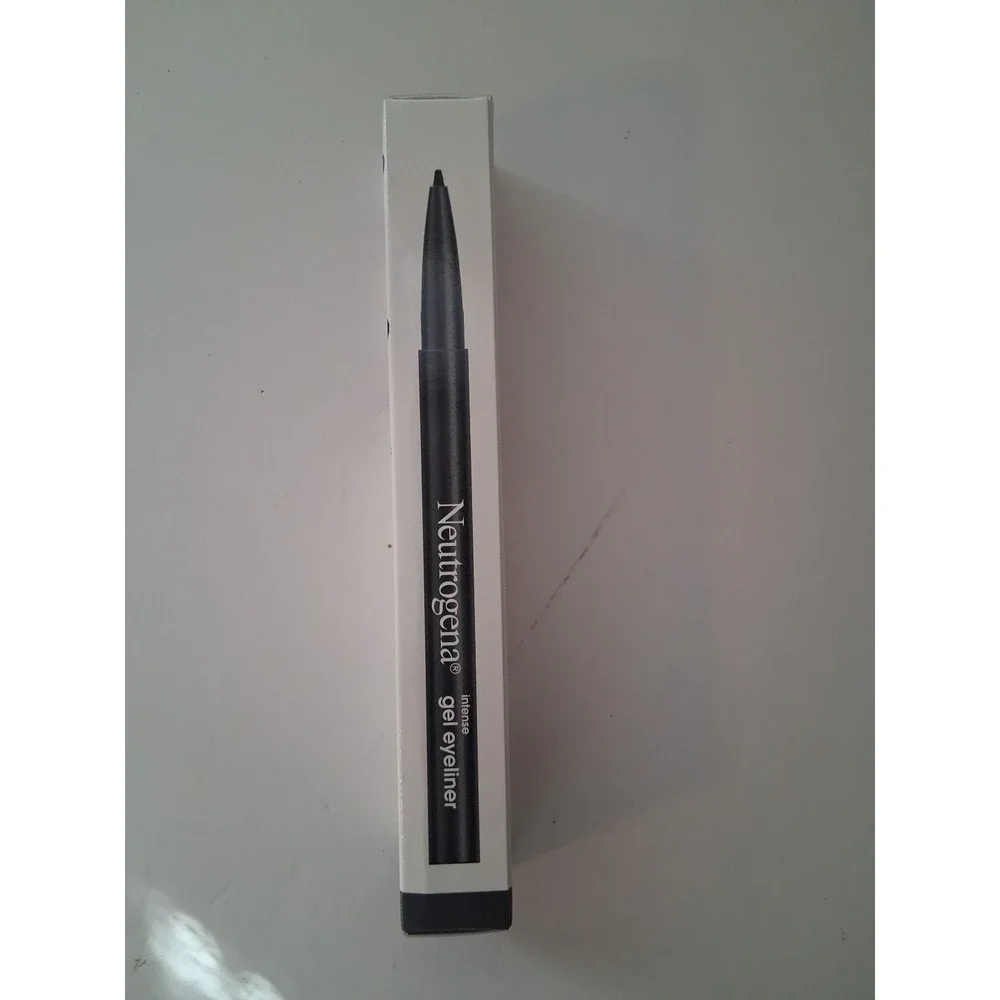 2 Eyeliners: Neutrogena Smokey Kohl Eyeliner & Intense Gel Eyeliner Smokey Grey